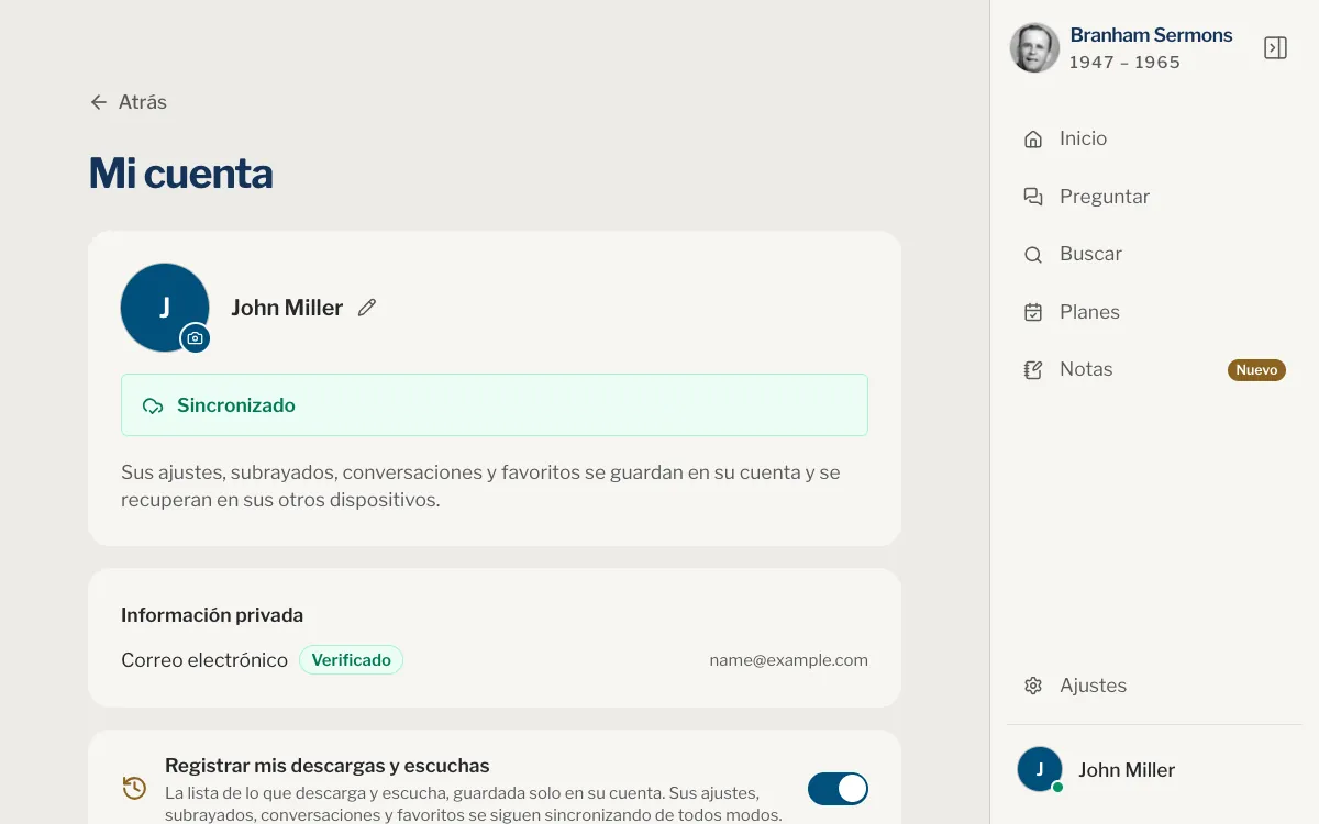 La página Mi cuenta: su foto y su nombre, una nota Sincronizado, su correo electrónico bajo Información privada, y los botones para descargar sus datos, cerrar sesión y eliminar su cuenta.